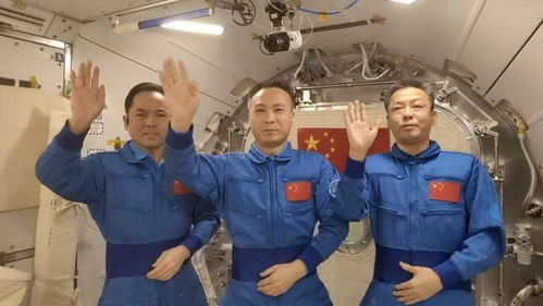 90后航天员武飞，笑对星辰，滑梯出舱的航天梦想